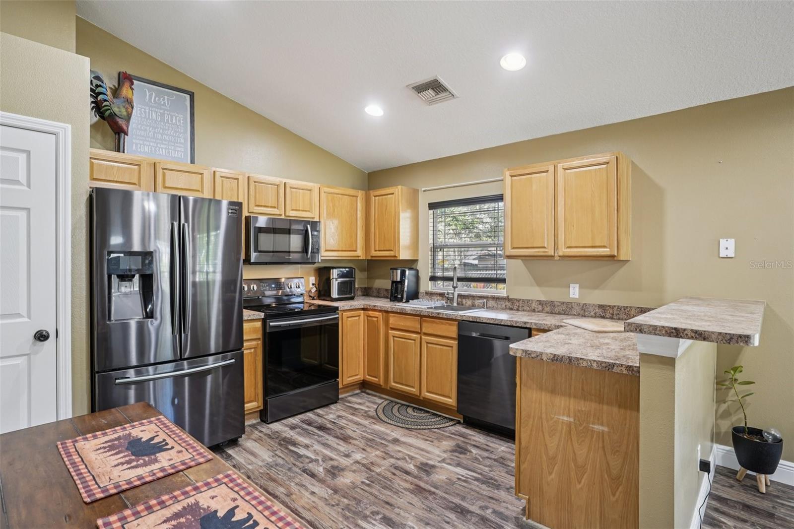 Image 11 of 57 For 4542 Lemon Street