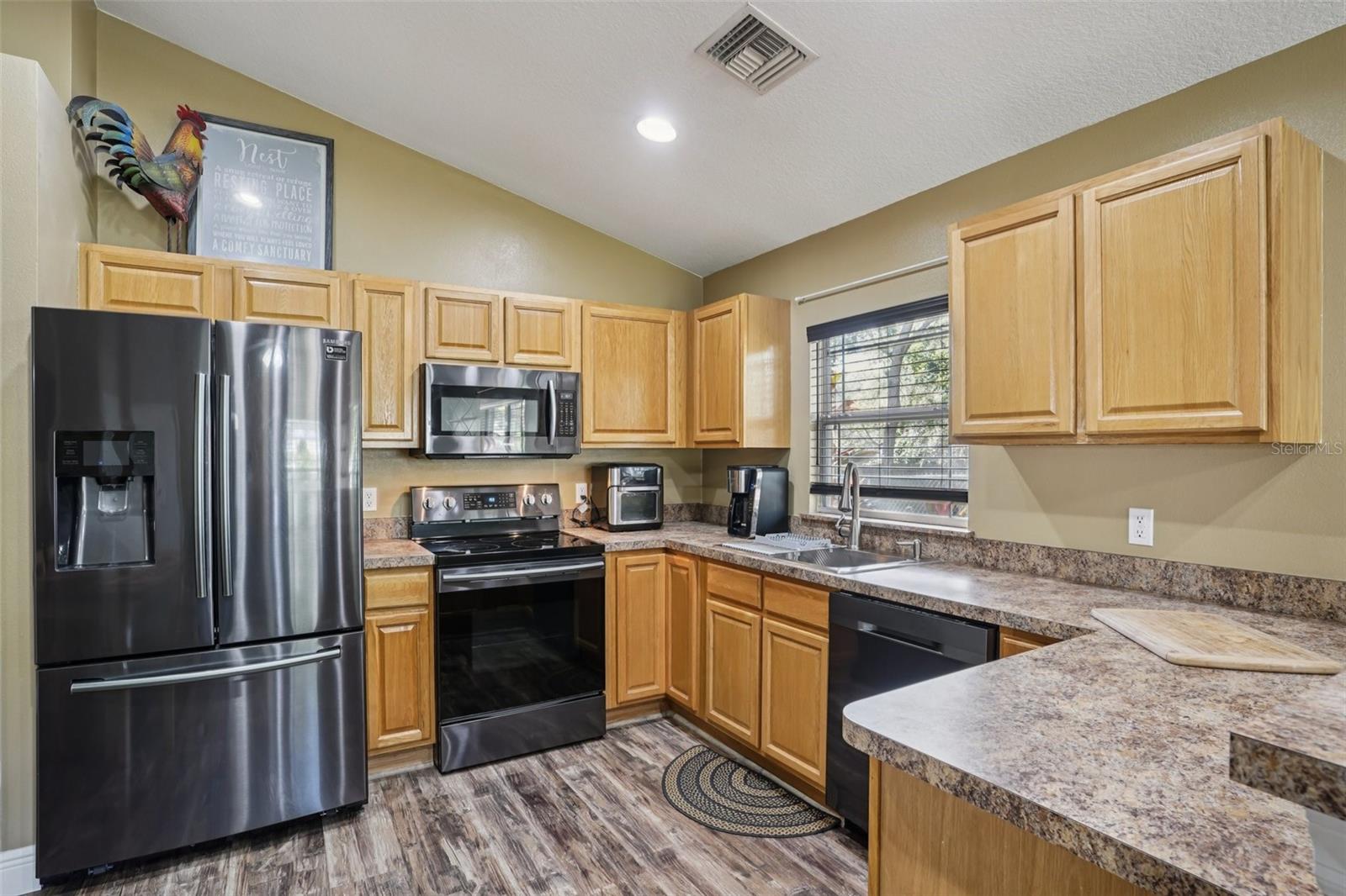 Image 13 of 57 For 4542 Lemon Street