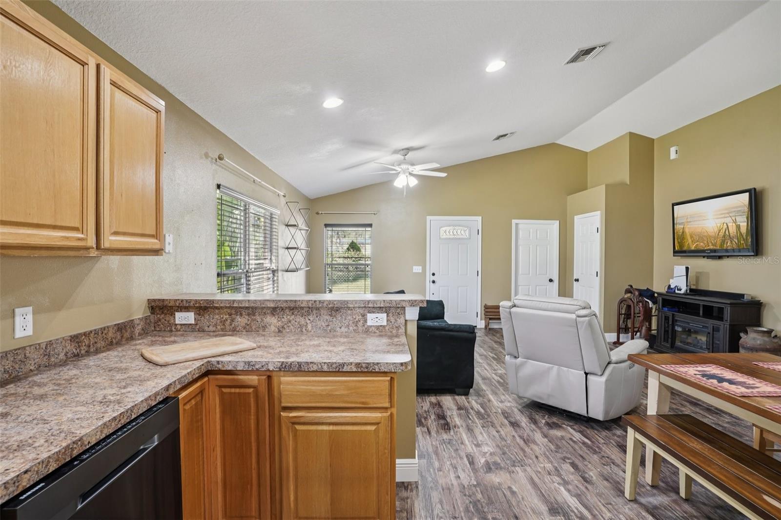 Image 16 of 57 For 4542 Lemon Street