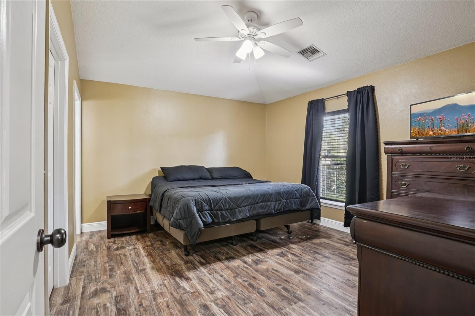 Image 17 of 57 For 4542 Lemon Street