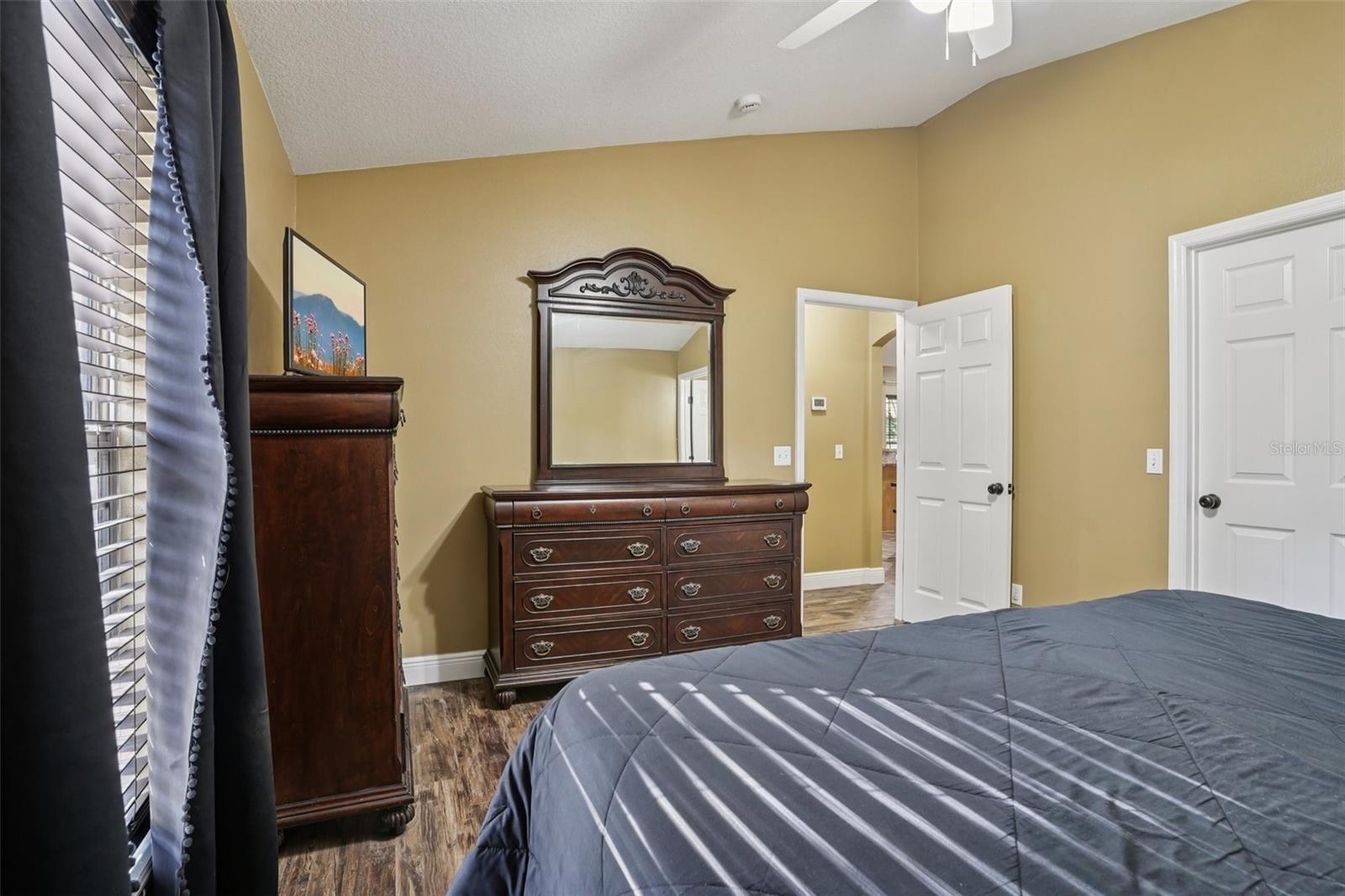 Image 18 of 57 For 4542 Lemon Street