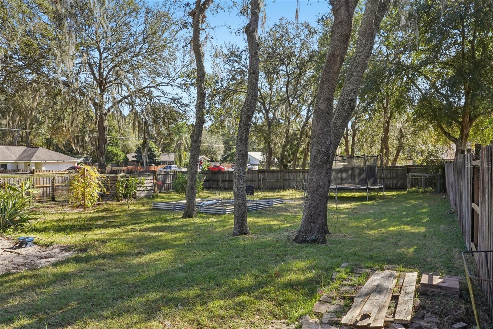 Image 33 of 57 For 4542 Lemon Street