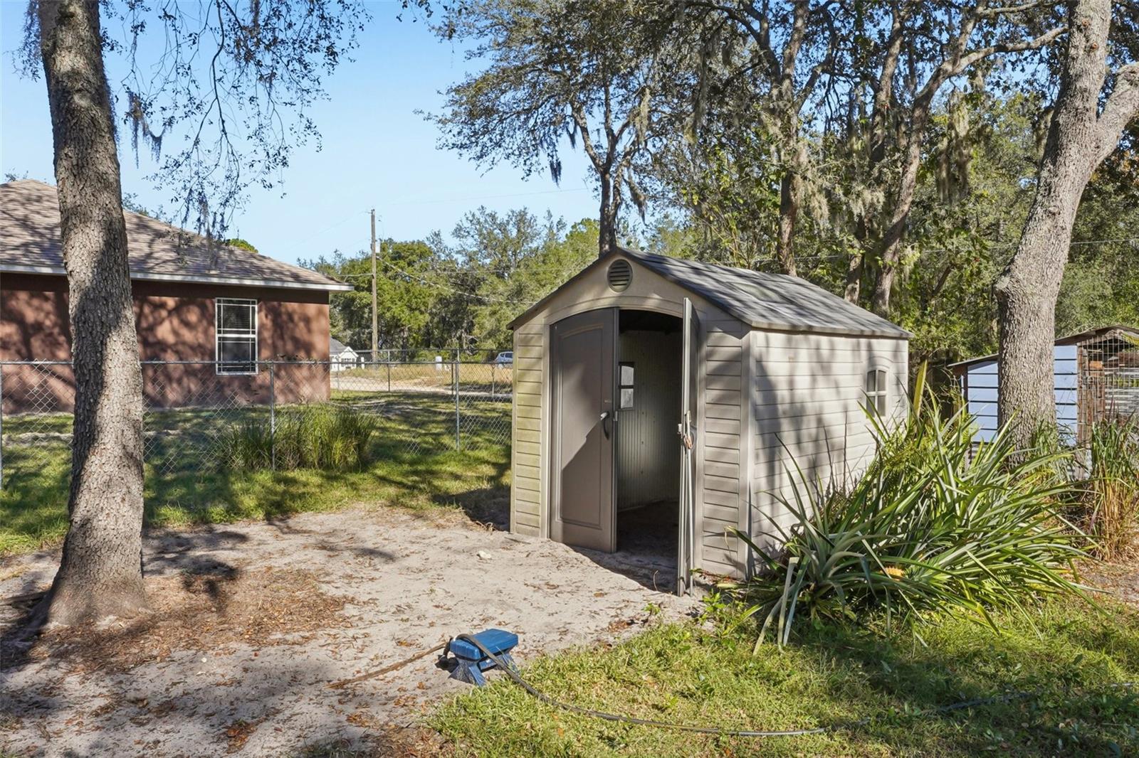 Image 34 of 57 For 4542 Lemon Street