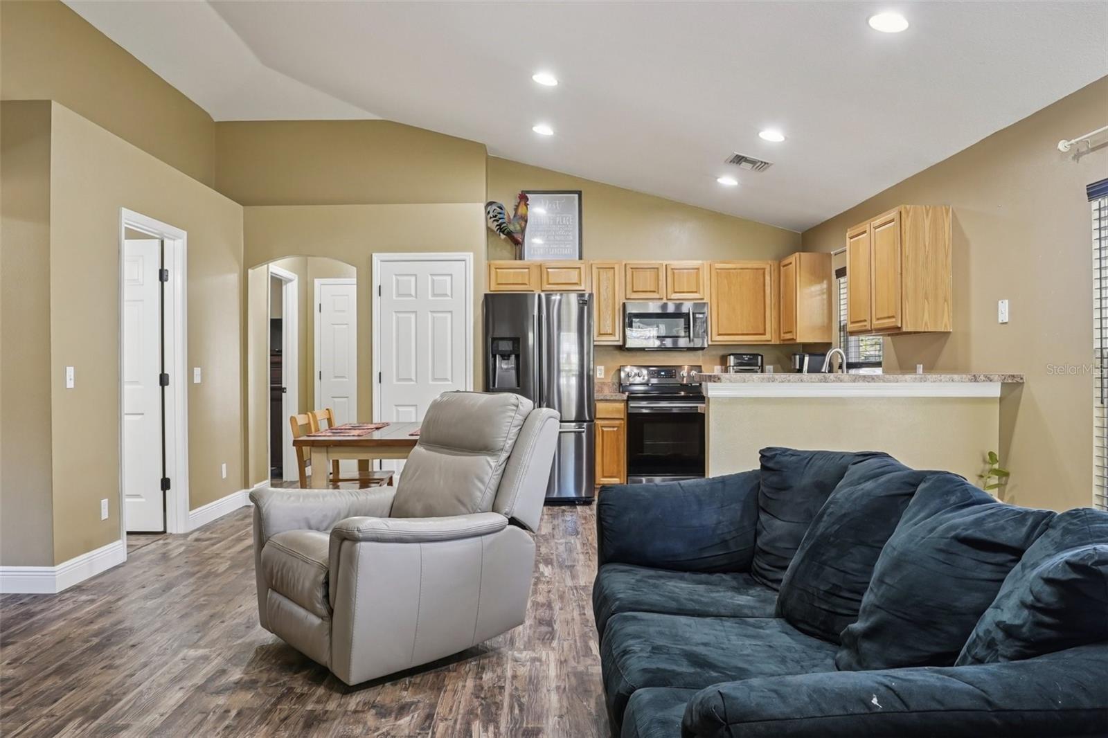 Image 5 of 57 For 4542 Lemon Street