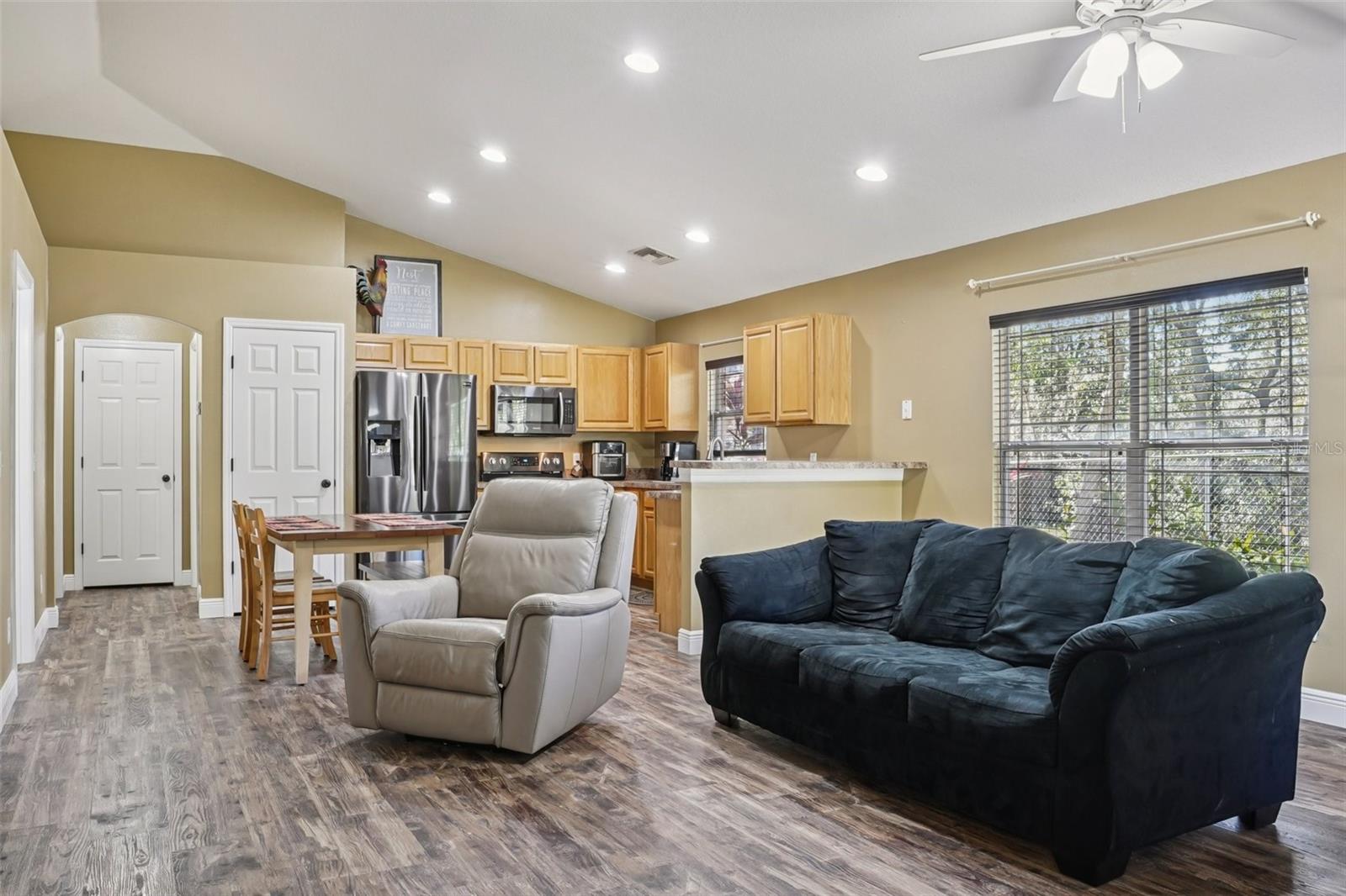 Image 6 of 57 For 4542 Lemon Street