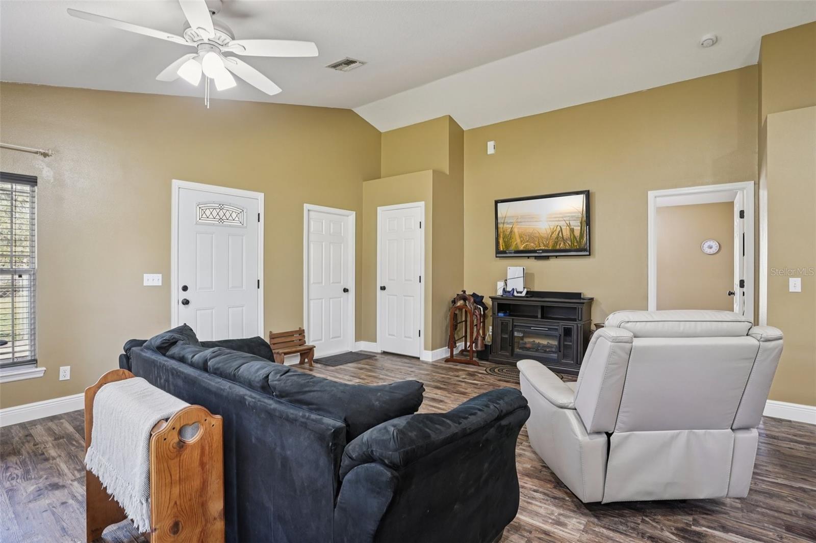 Image 8 of 57 For 4542 Lemon Street