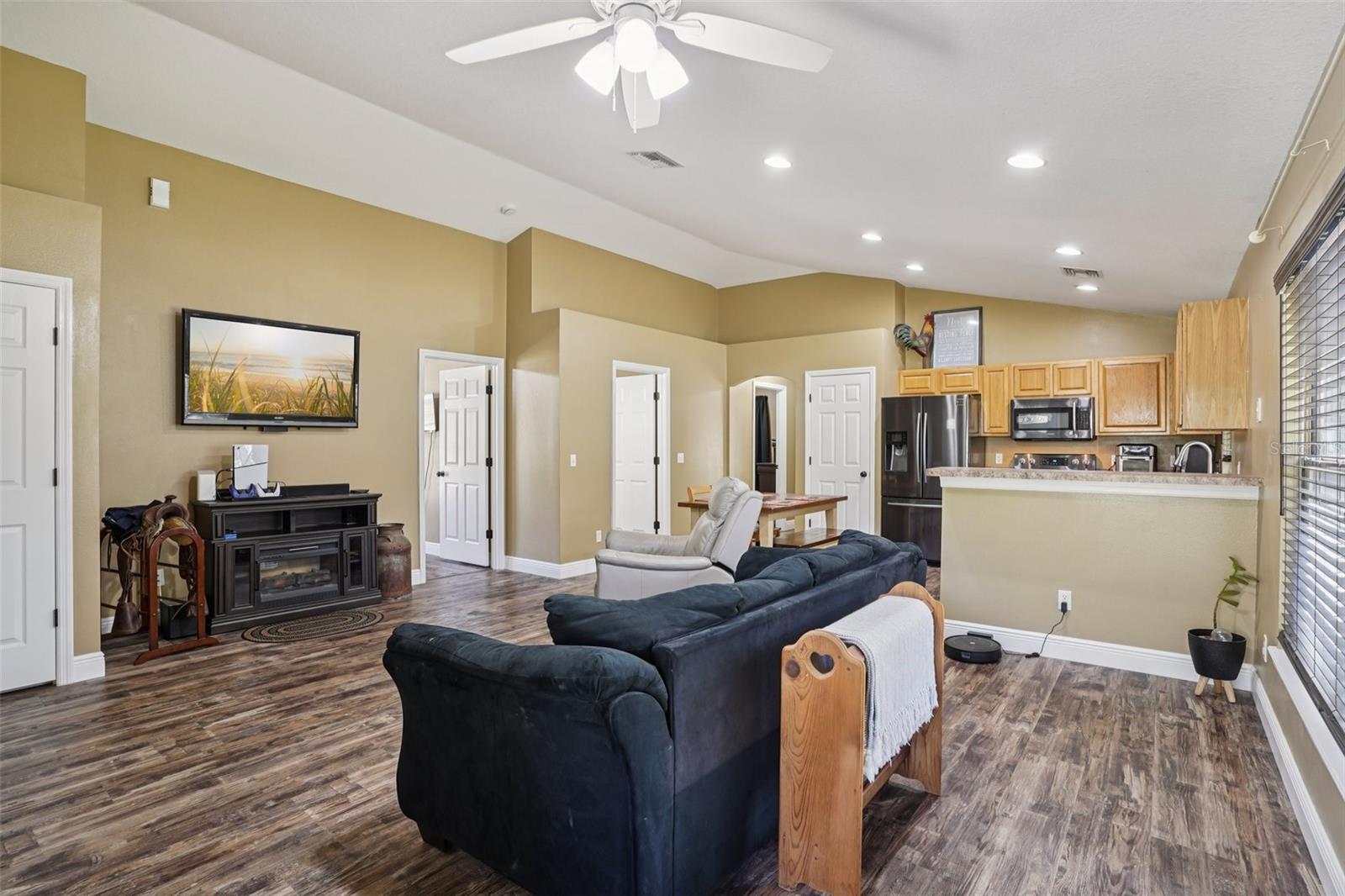 Image 9 of 57 For 4542 Lemon Street