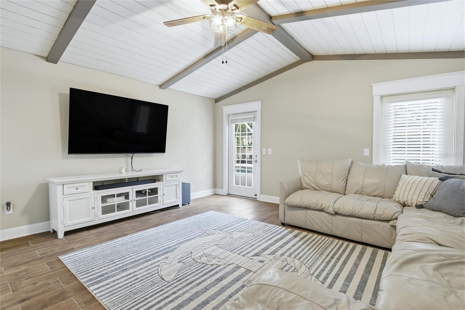 Image 21 of 59 For 7 Treetop Trail