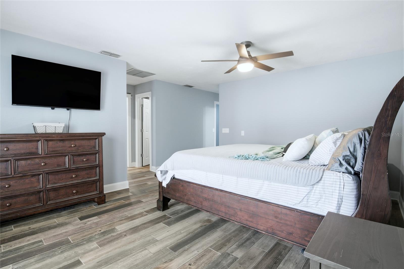 Image 23 of 59 For 7 Treetop Trail