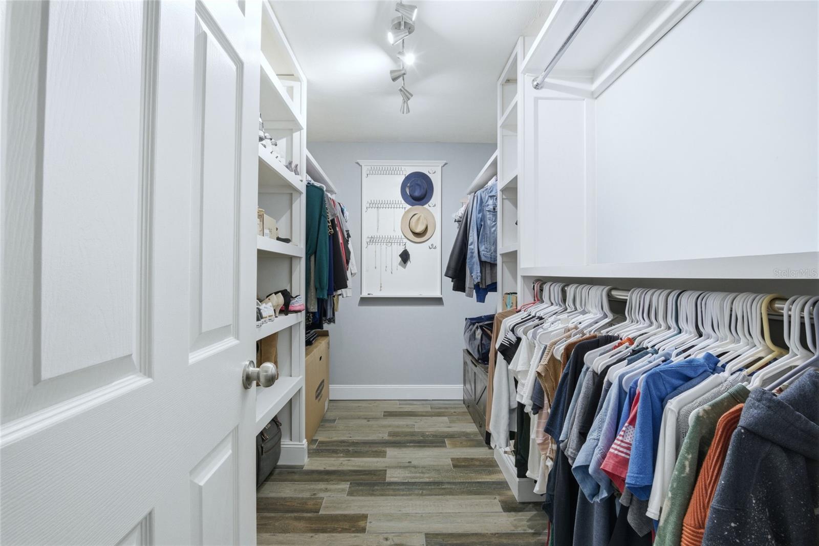 Image 24 of 59 For 7 Treetop Trail