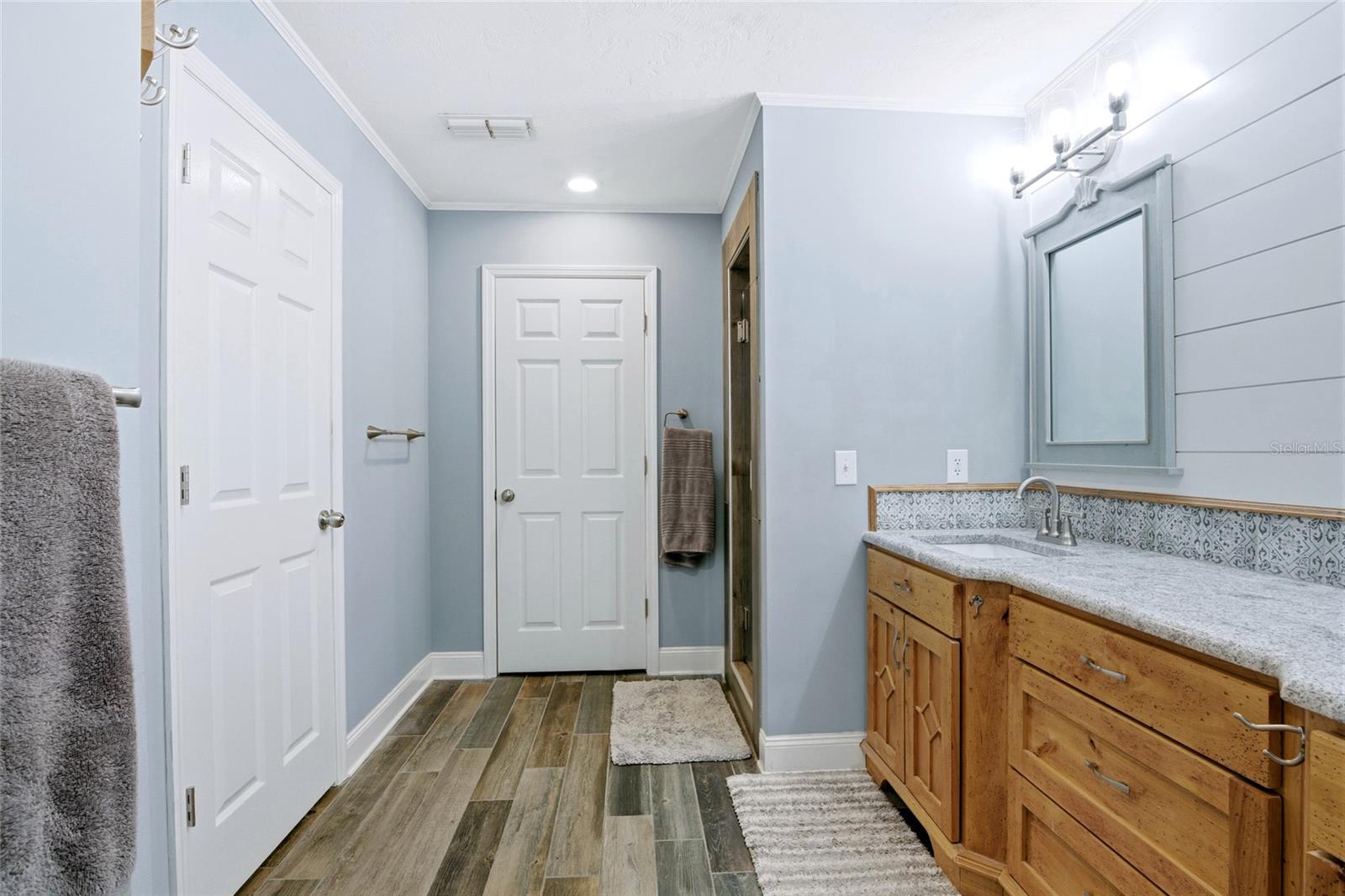 Image 27 of 59 For 7 Treetop Trail