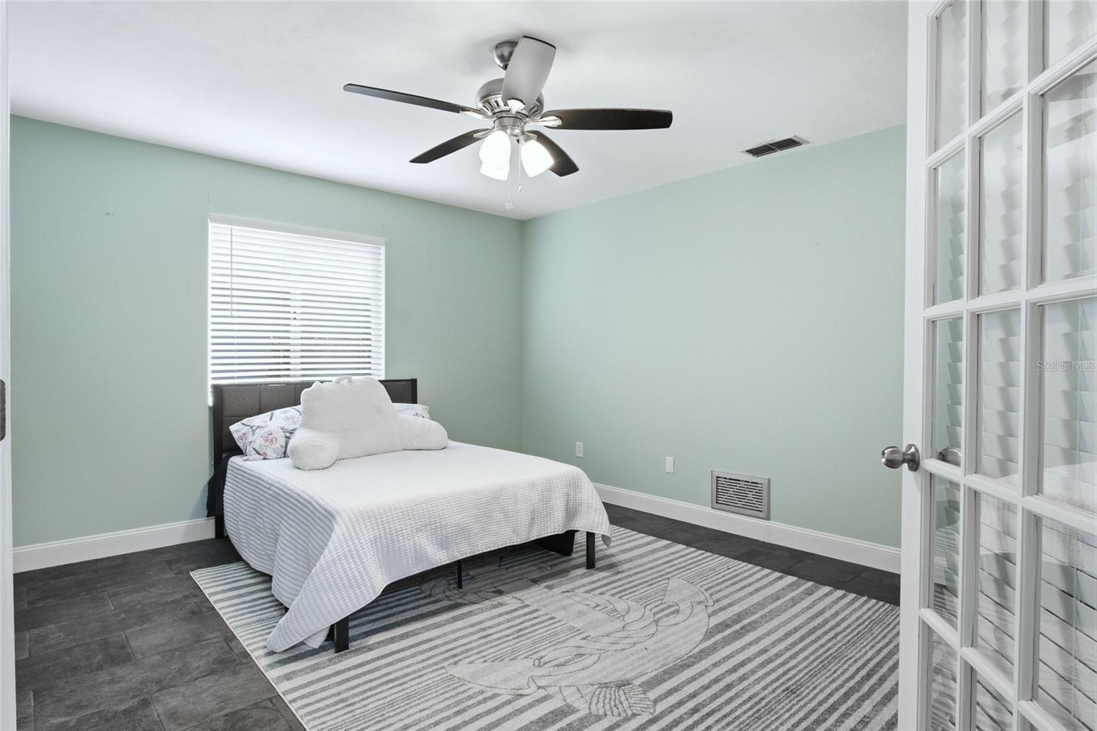 Image 32 of 59 For 7 Treetop Trail