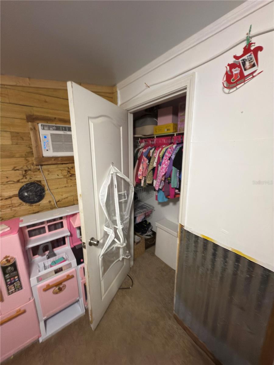 Image 5 of 7 For 5500 Chamberlain Pool Avenue