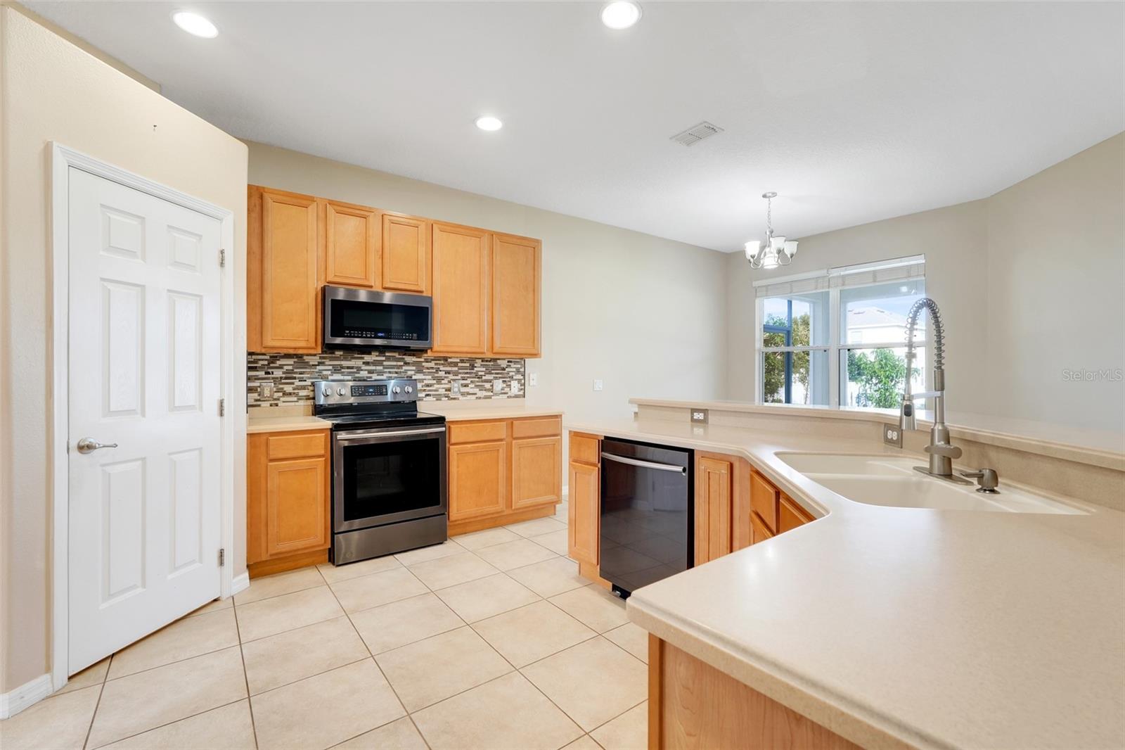 Image 13 of 38 For 4572 Barbados Loop