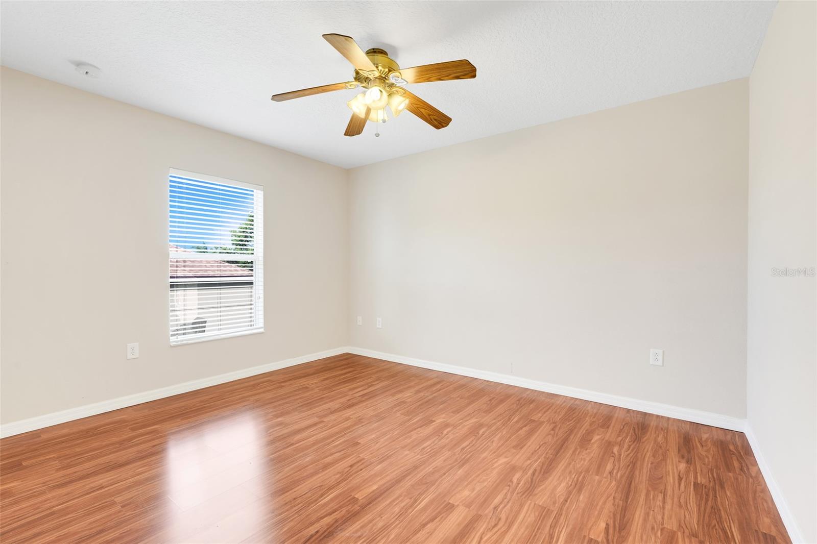 Image 27 of 38 For 4572 Barbados Loop