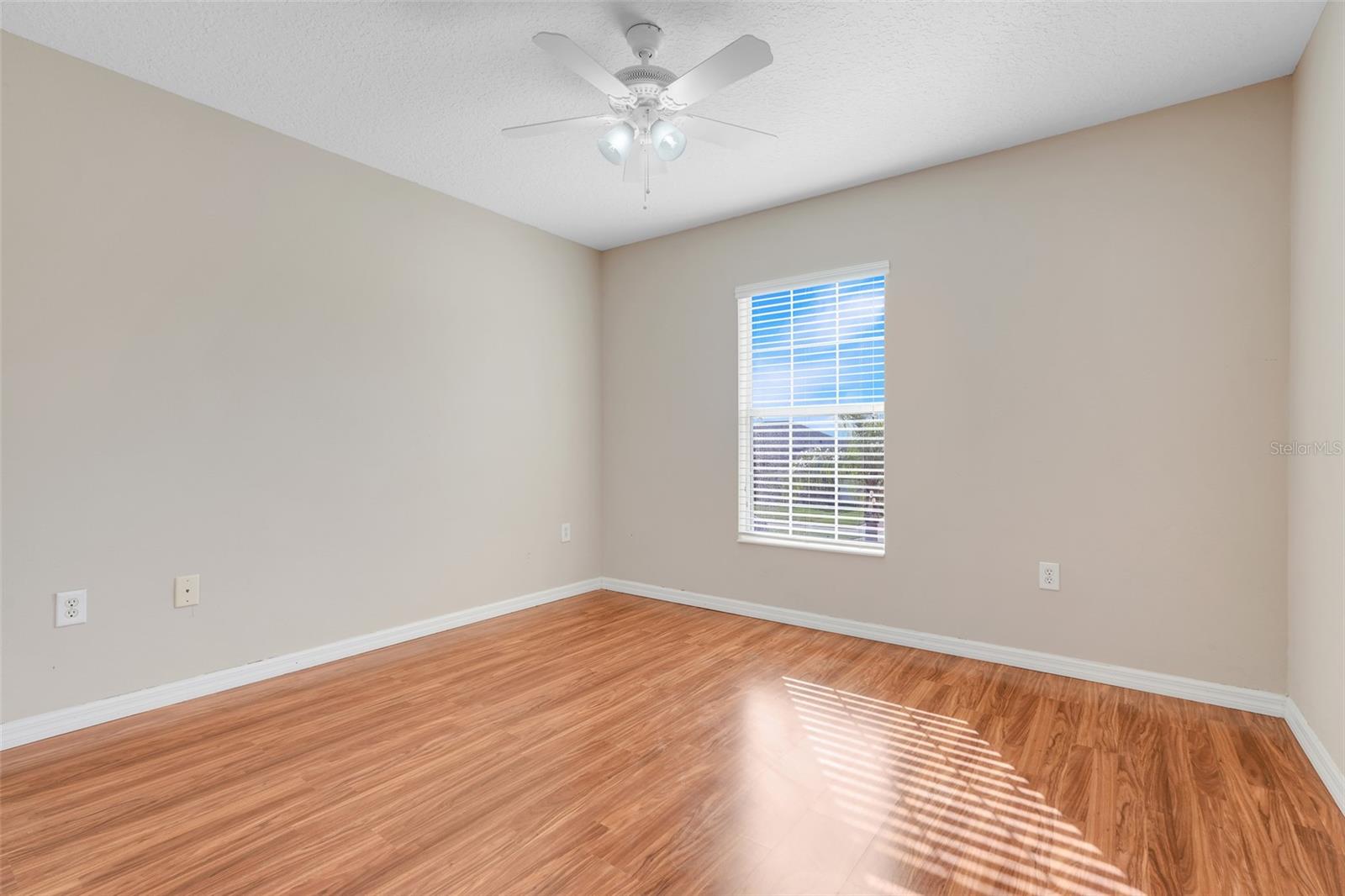 Image 29 of 38 For 4572 Barbados Loop