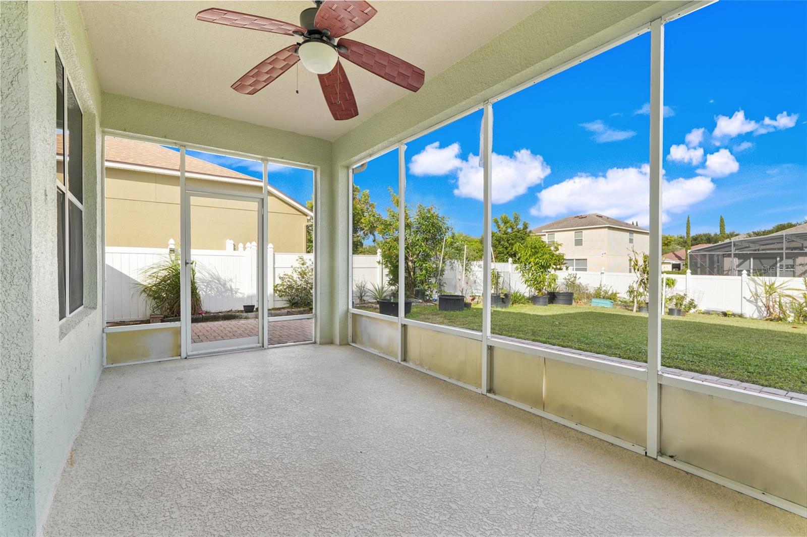 Image 32 of 38 For 4572 Barbados Loop