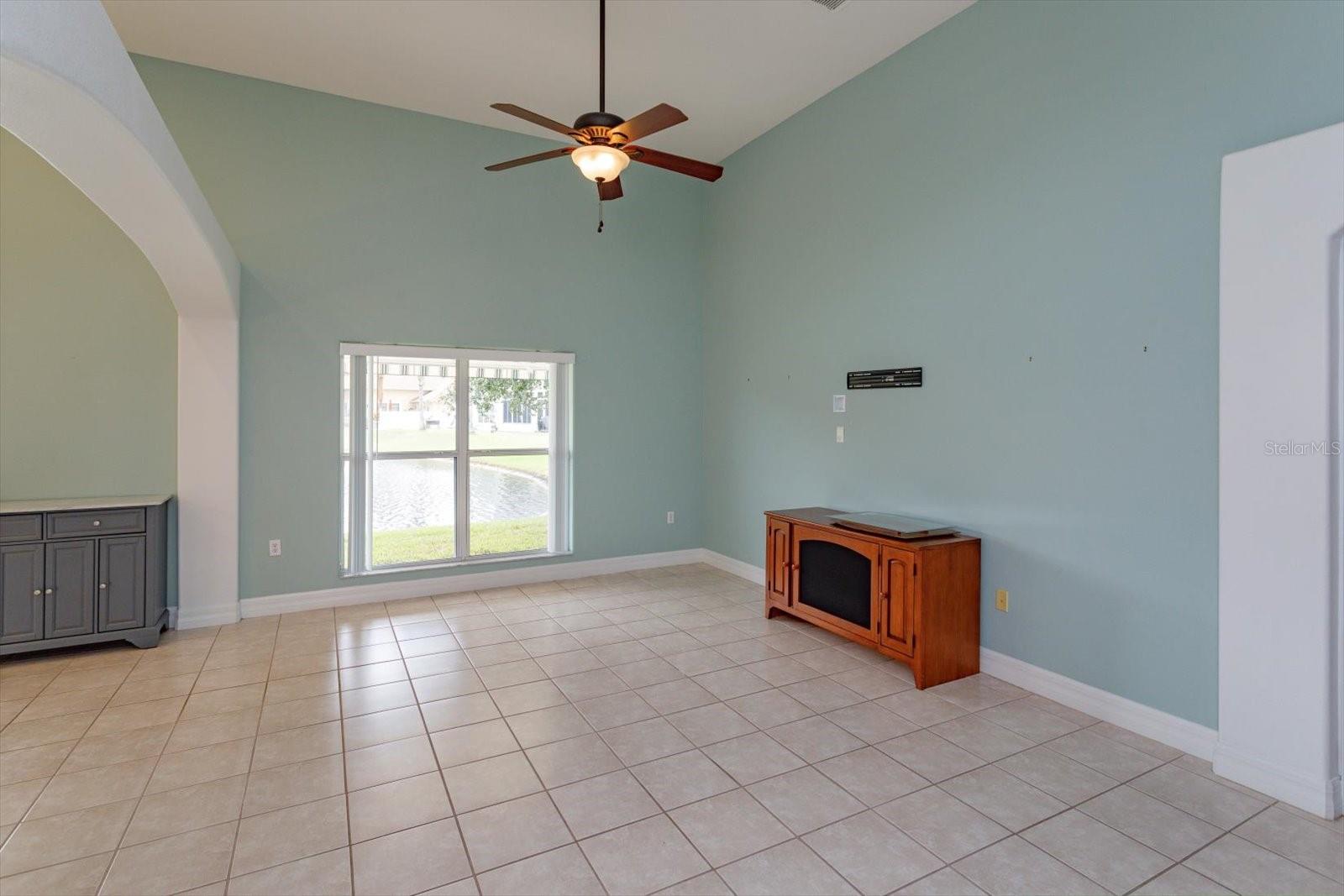 Image 14 of 33 For 16638 Citrus Parkway