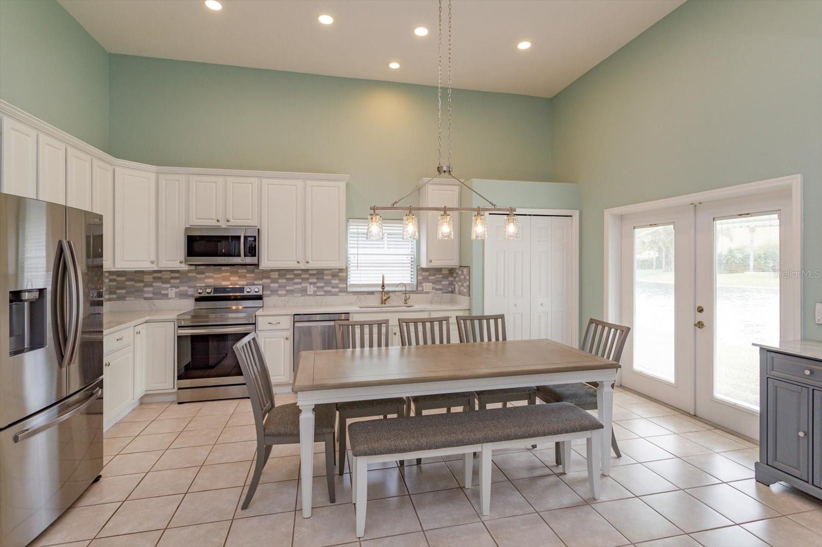 Image 7 of 33 For 16638 Citrus Parkway