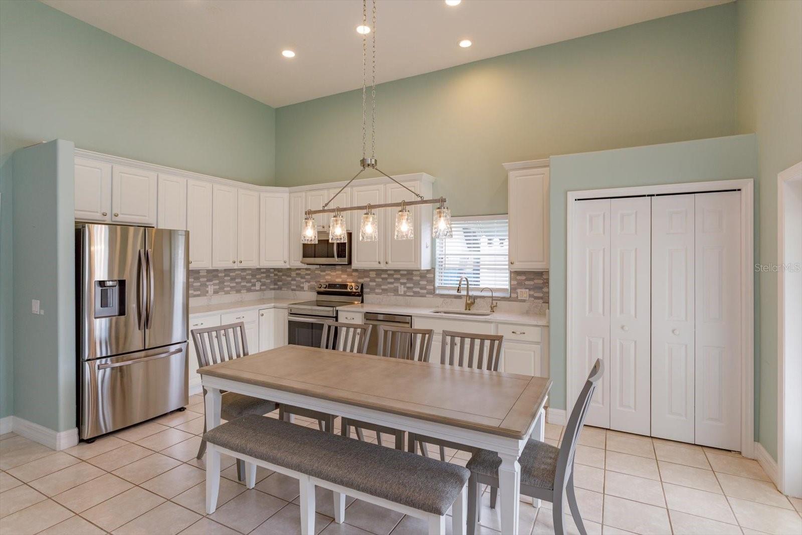 Image 8 of 33 For 16638 Citrus Parkway