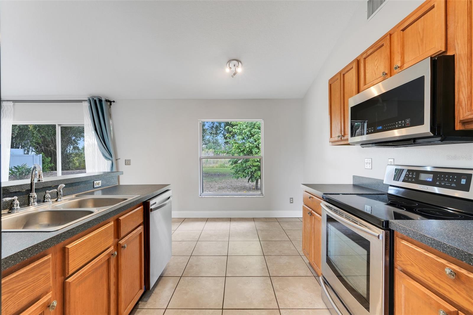 Image 10 of 38 For 345 Hidden View Drive