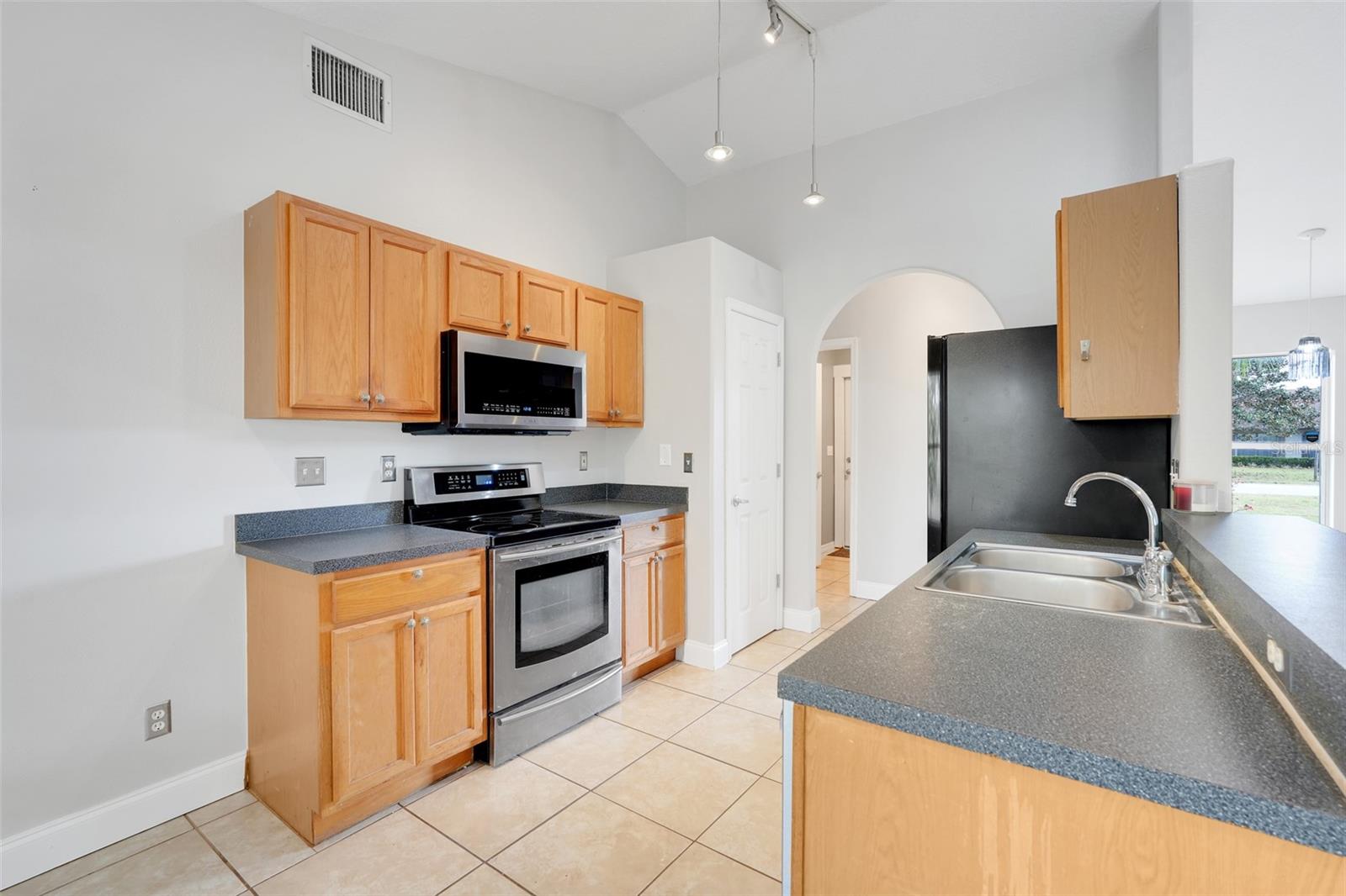 Image 11 of 38 For 345 Hidden View Drive