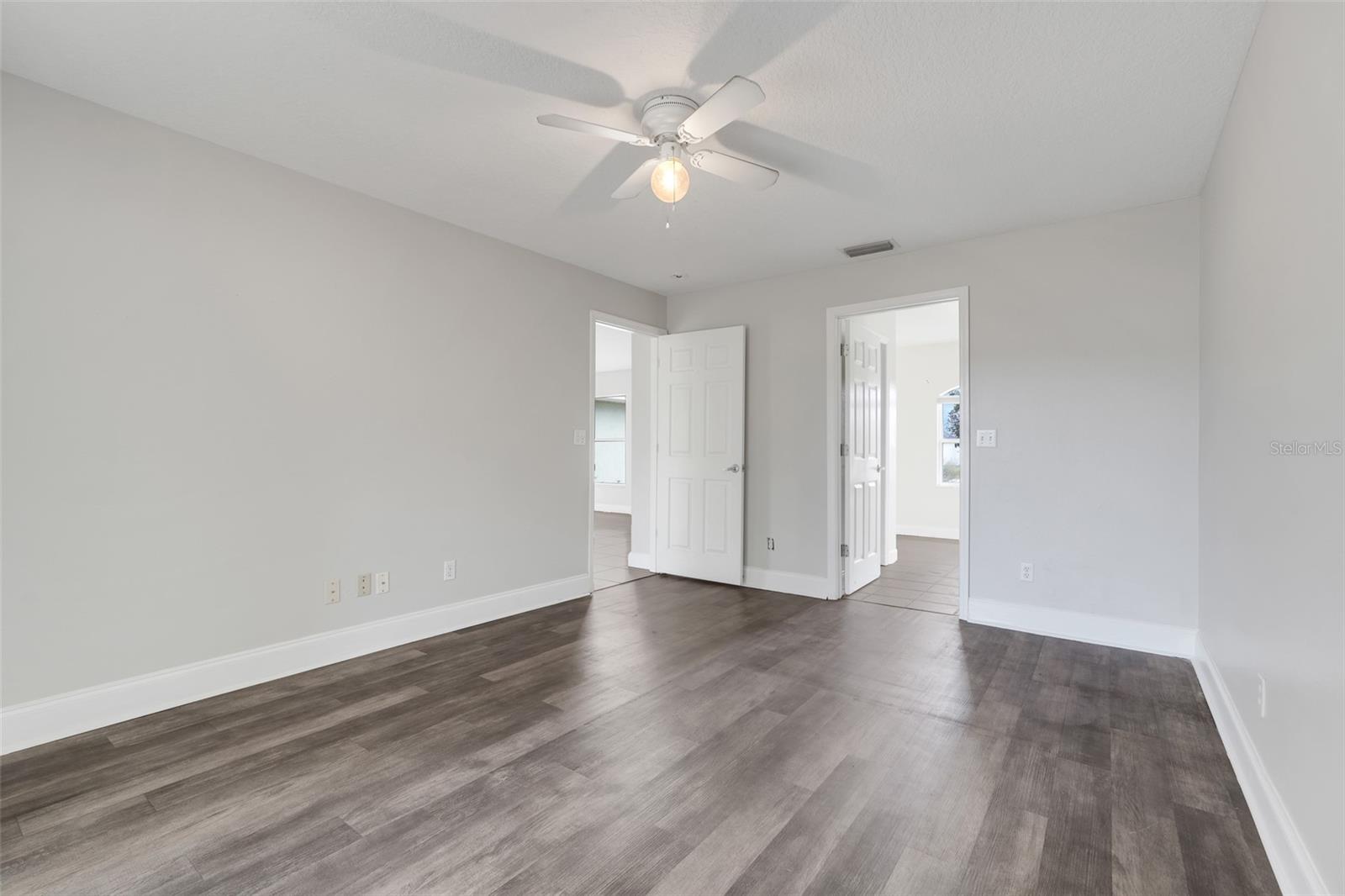 Image 14 of 38 For 345 Hidden View Drive