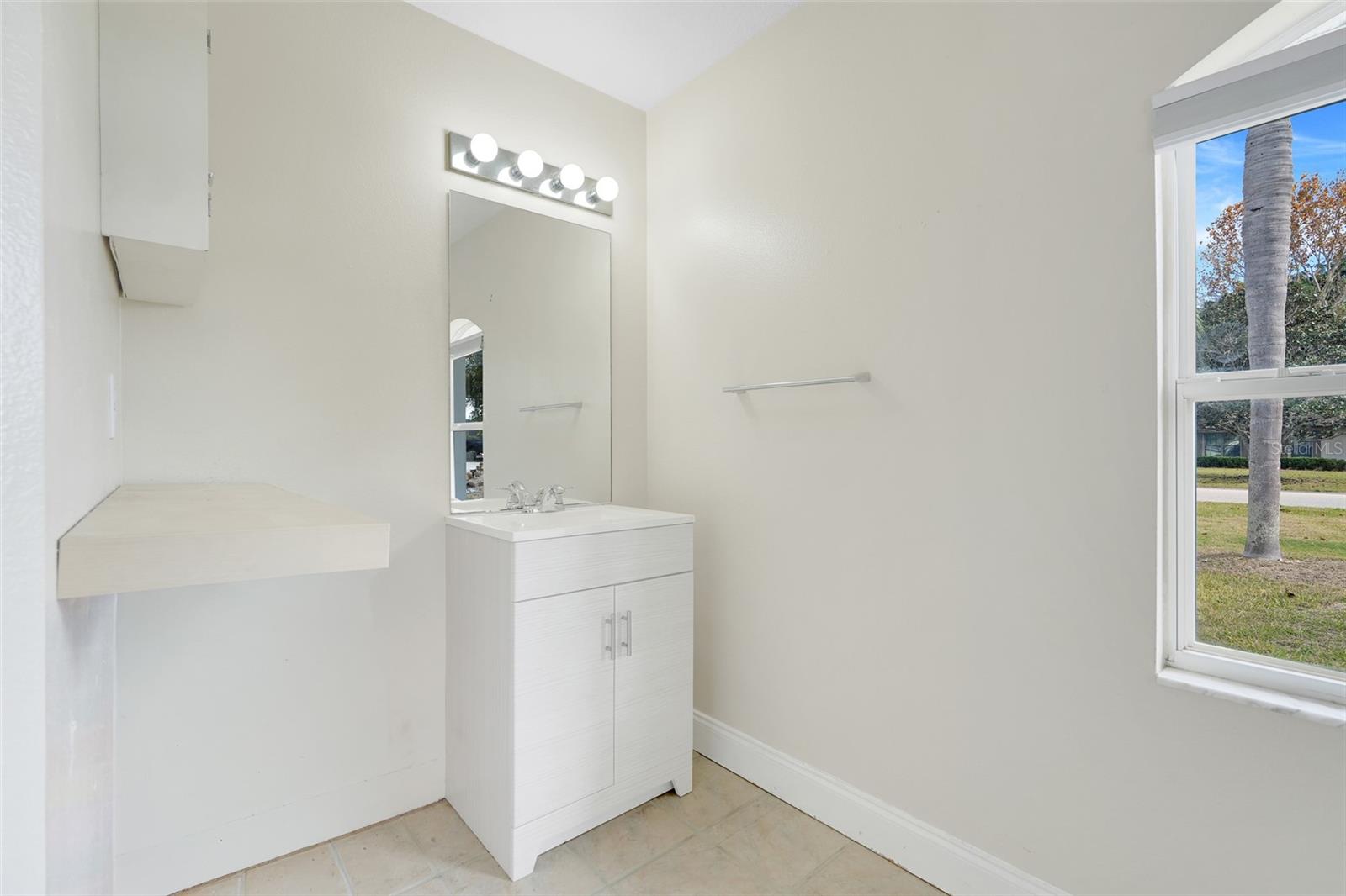 Image 16 of 38 For 345 Hidden View Drive