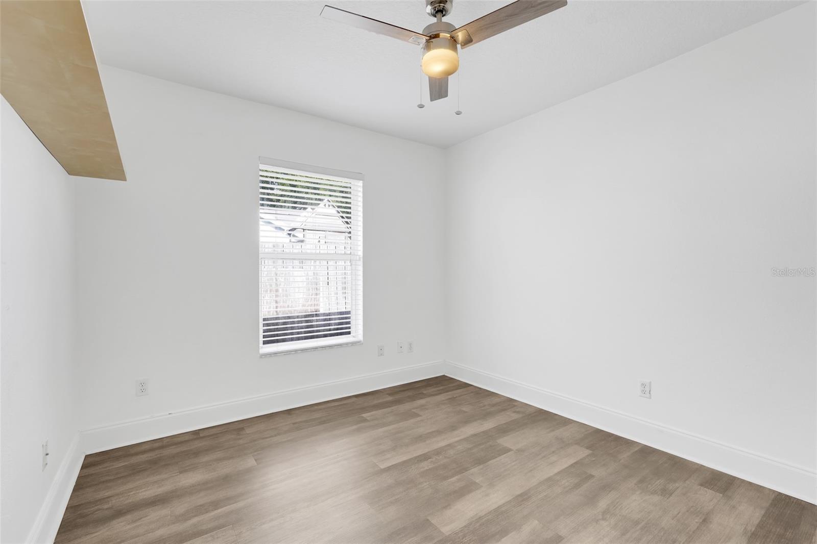 Image 18 of 38 For 345 Hidden View Drive