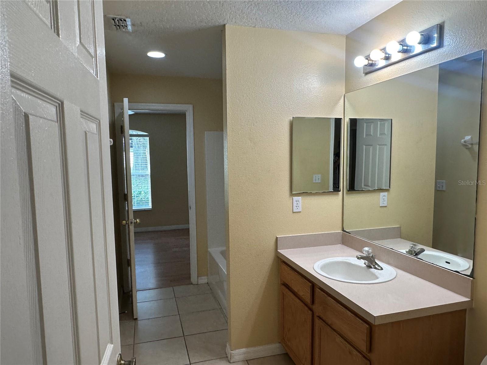 Image 8 of 12 For 1105 Hillmount Drive