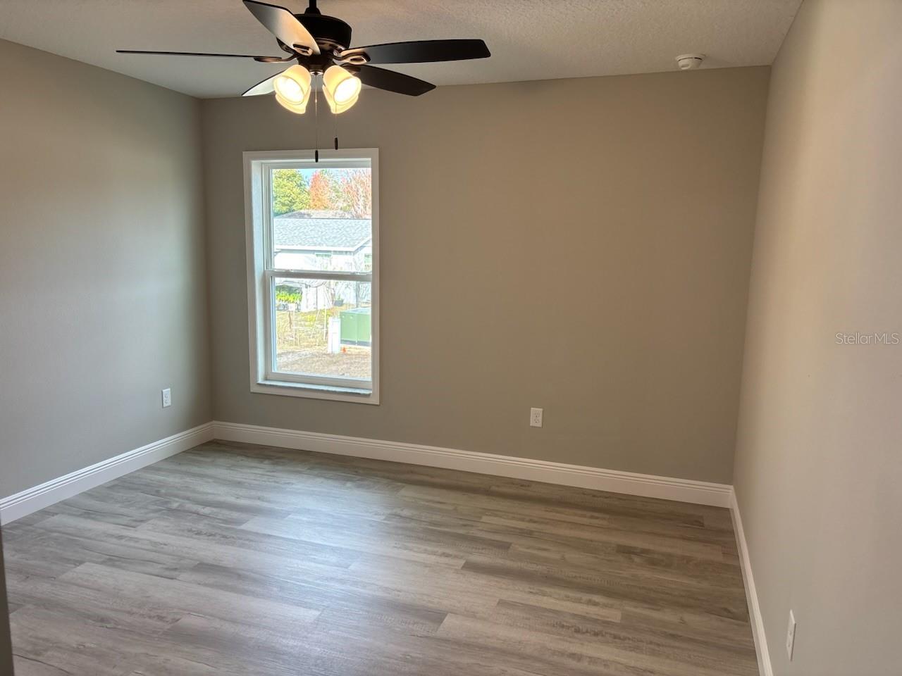 Image 17 of 31 For 2275 Eric Drive