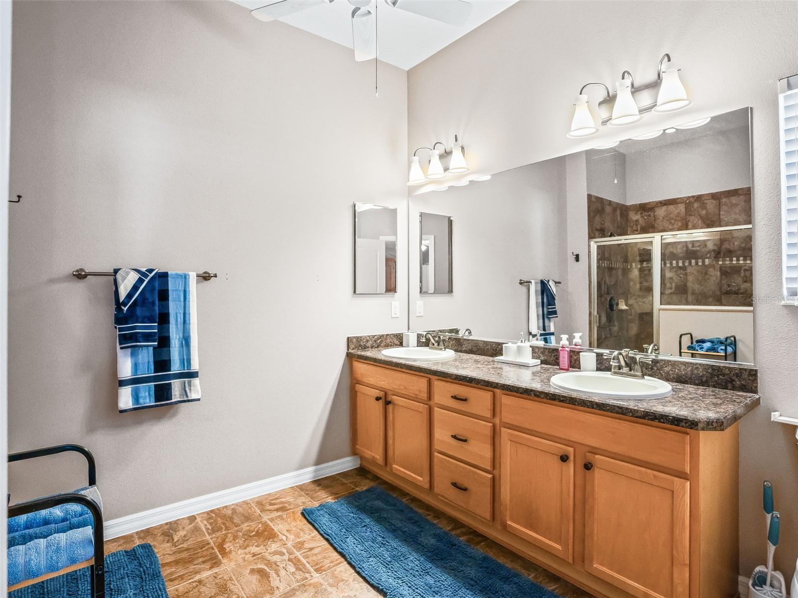 Image 17 of 27 For 2530 Hanlon Terrace