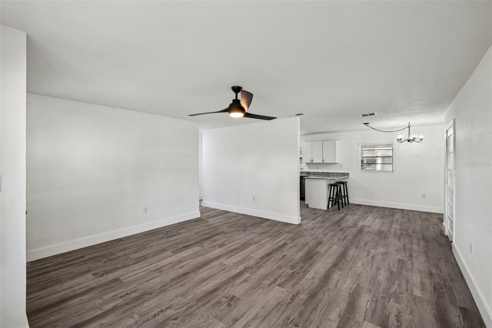 Image 11 of 33 For 56305 Redbud Road