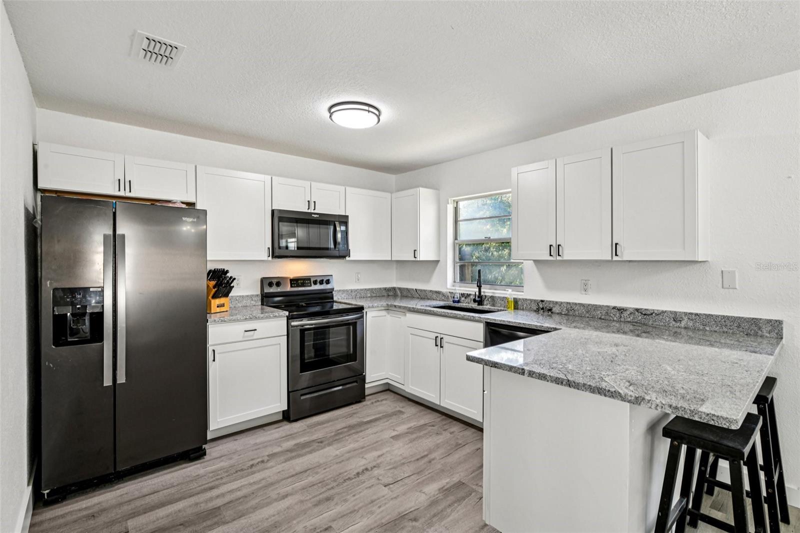 Image 14 of 33 For 56305 Redbud Road