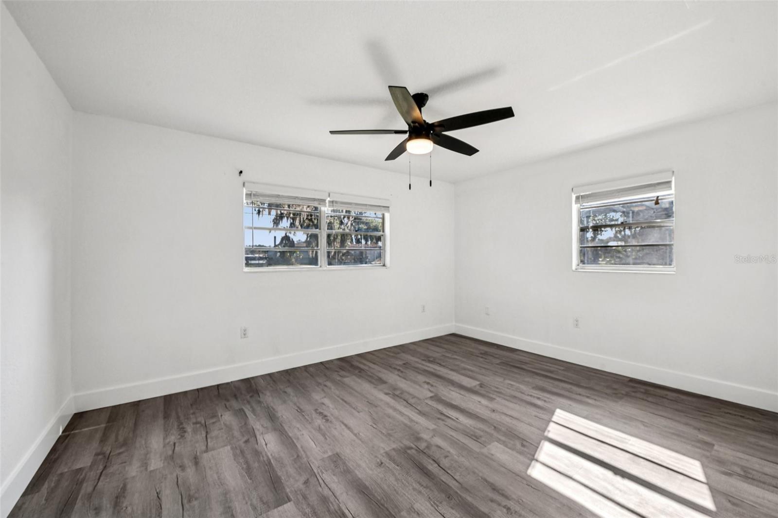 Image 22 of 33 For 56305 Redbud Road