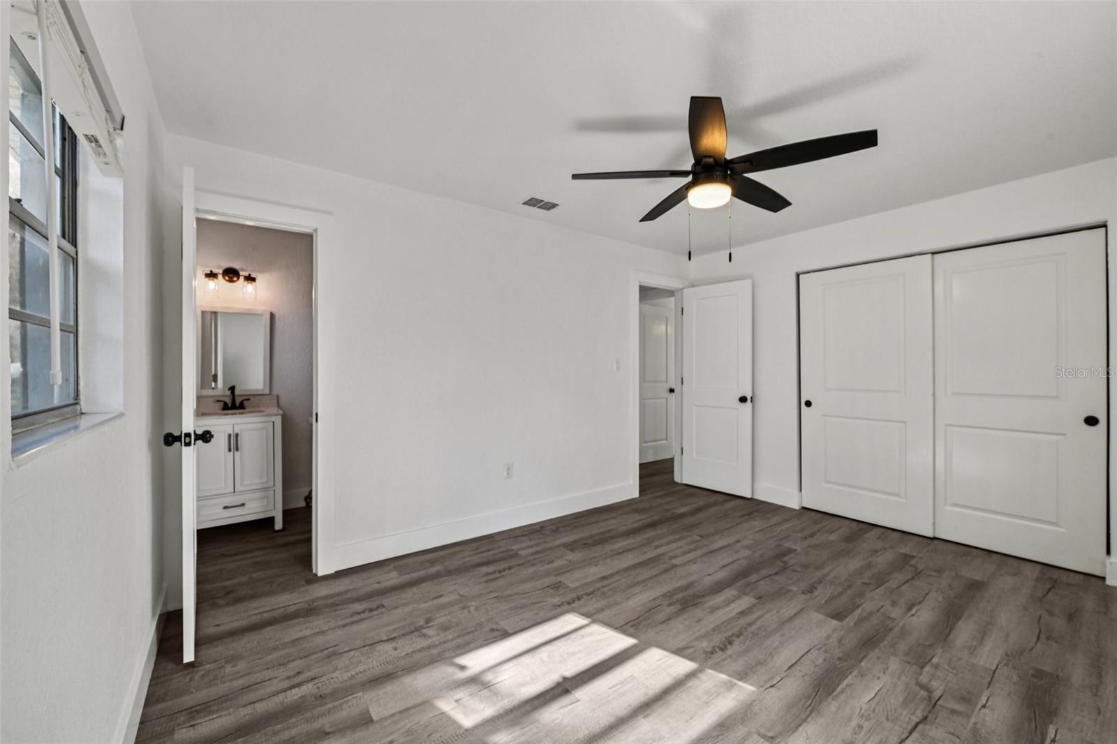 Image 26 of 33 For 56305 Redbud Road