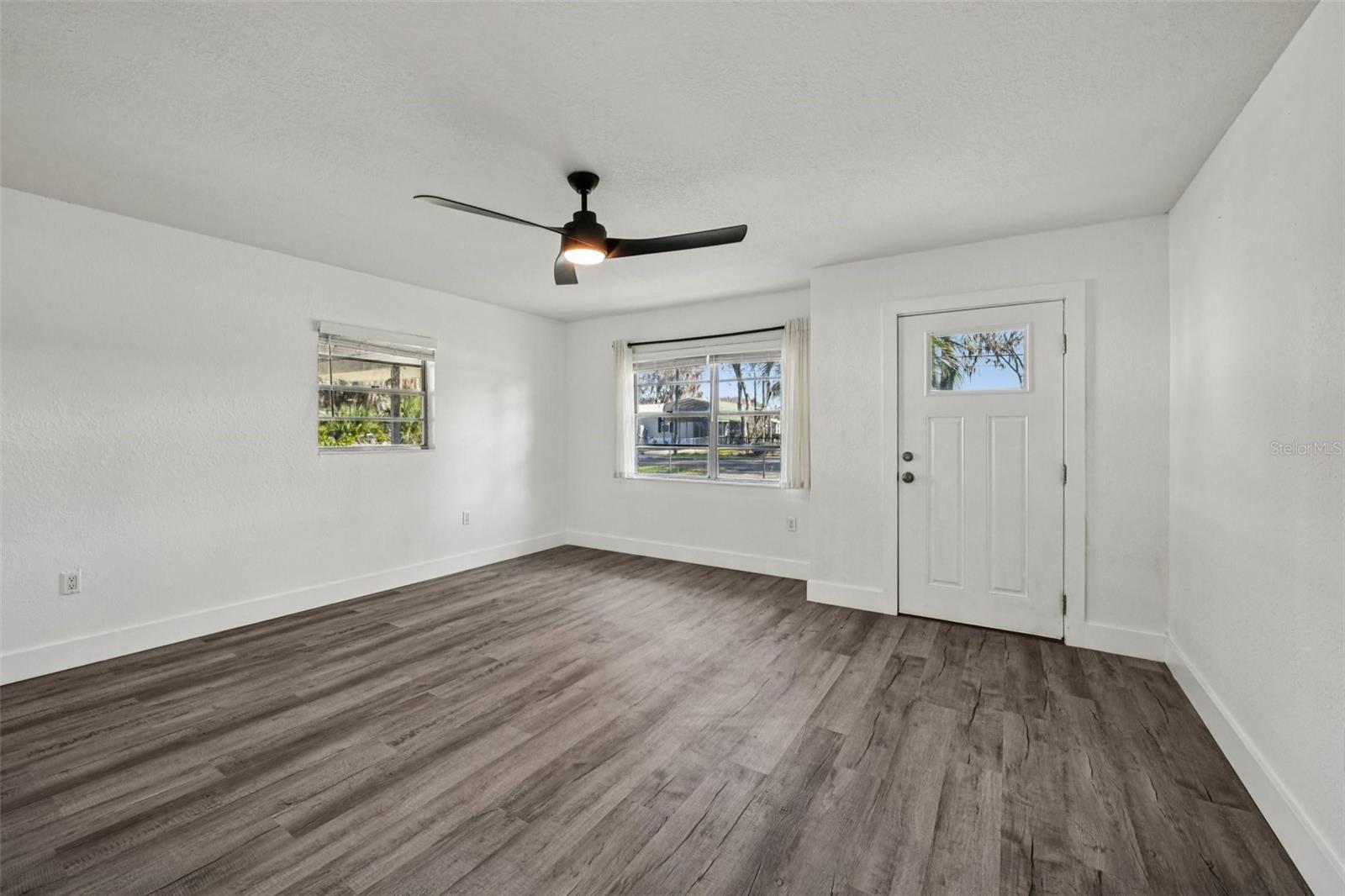 Image 9 of 33 For 56305 Redbud Road