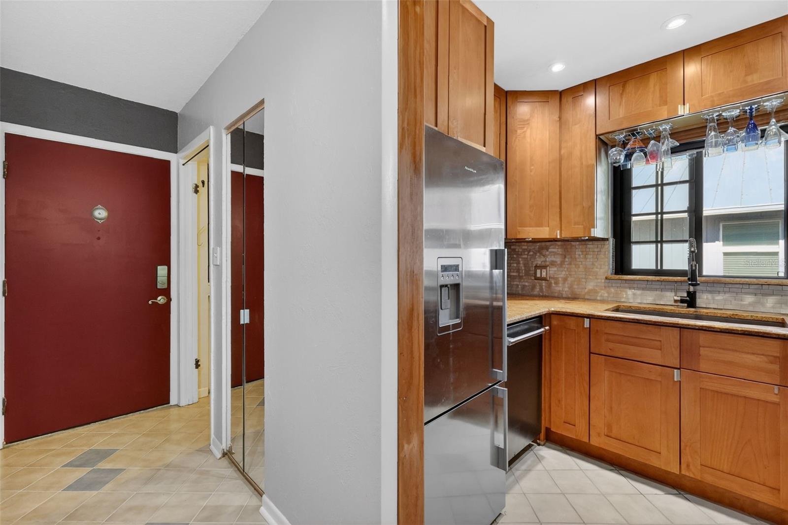 Image 19 of 51 For 225 10th Avenue E-2