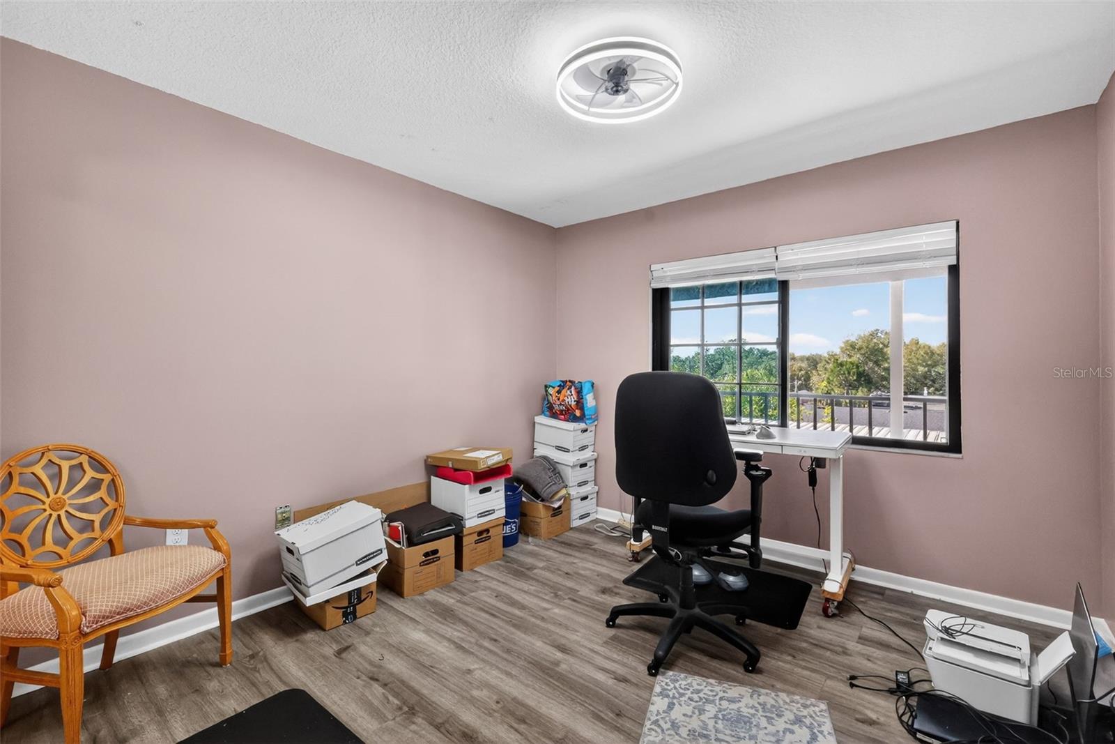 Image 24 of 51 For 225 10th Avenue E-2