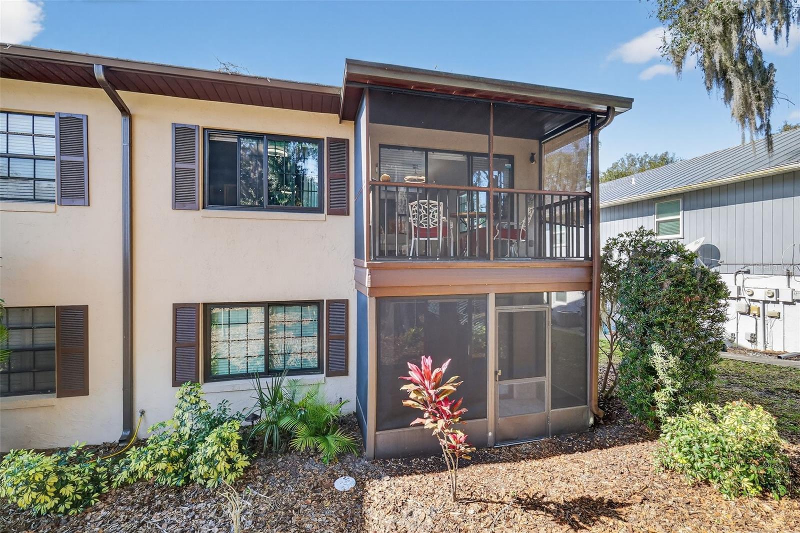 Image 39 of 51 For 225 10th Avenue E-2