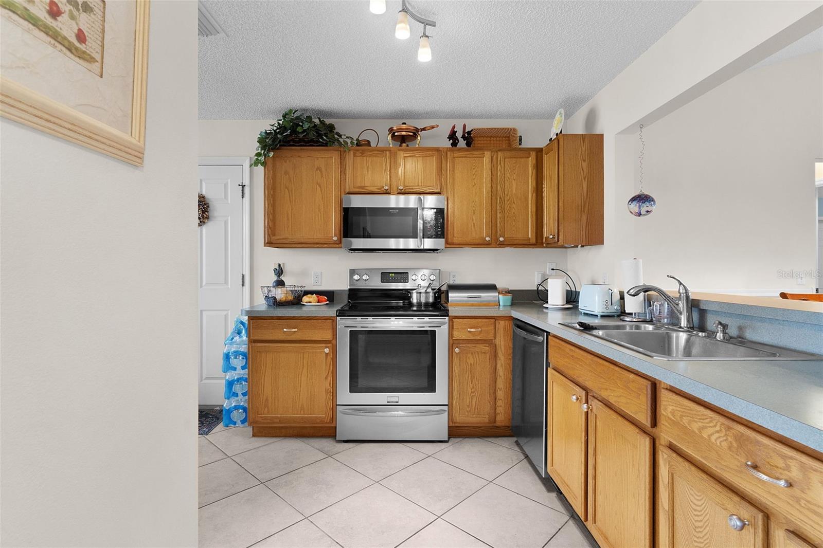 Image 5 of 36 For 1415 La Hermosa Drive