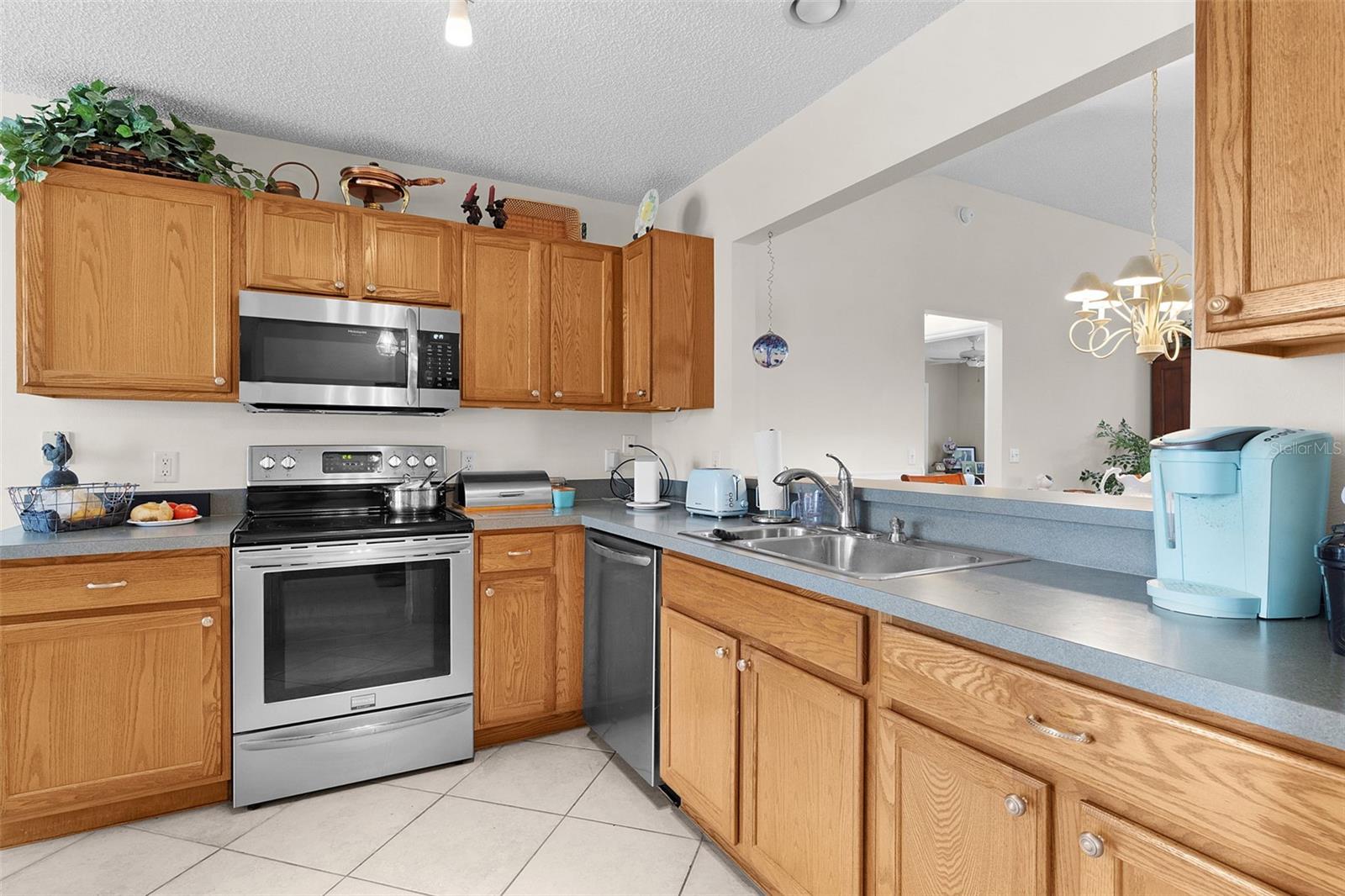 Image 6 of 36 For 1415 La Hermosa Drive