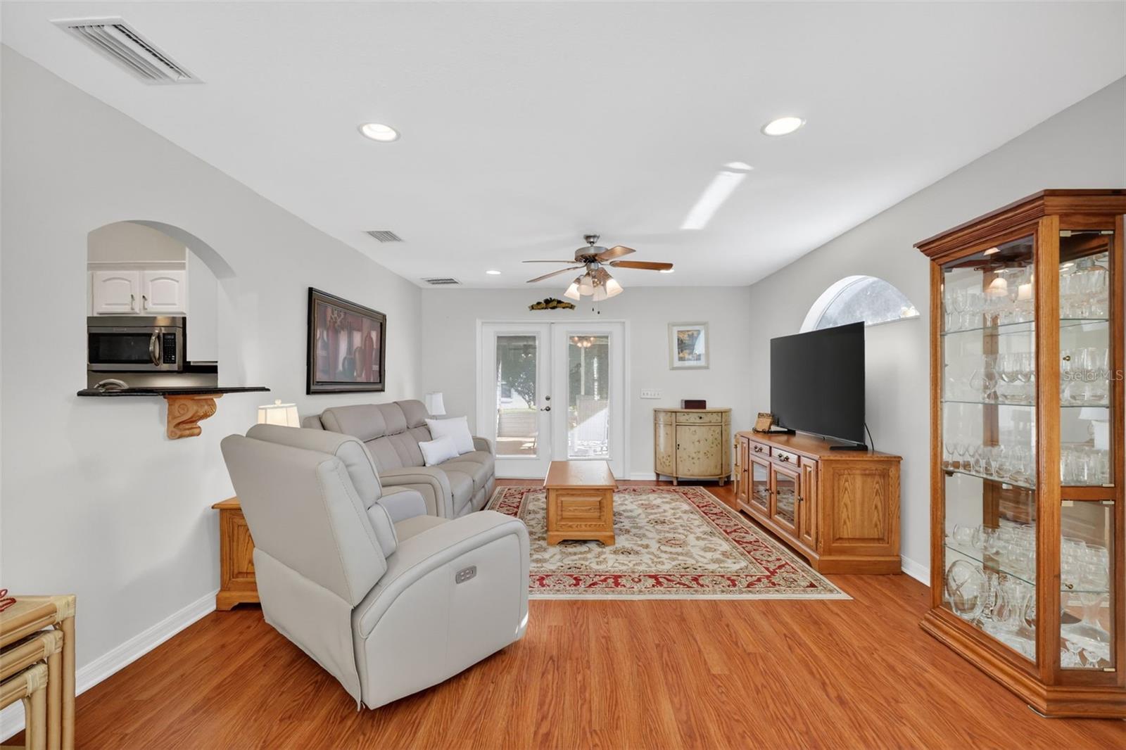 Image 18 of 42 For 938 Joanna Lane