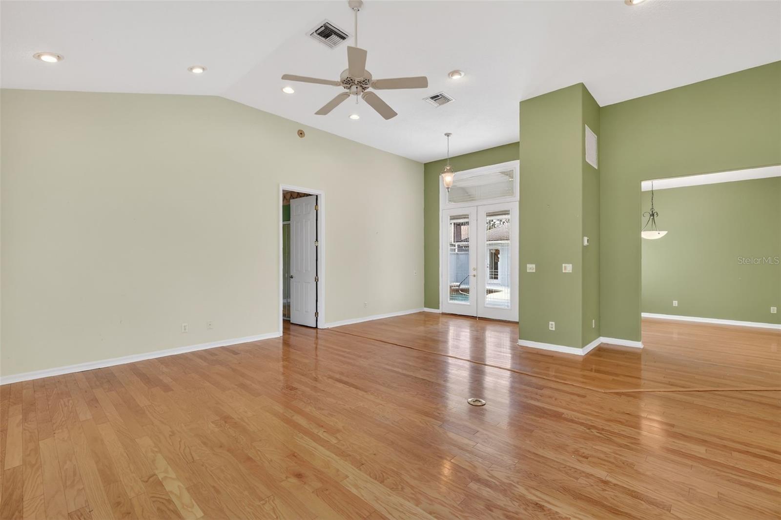 Image 10 of 41 For 5309 Cornwall Court