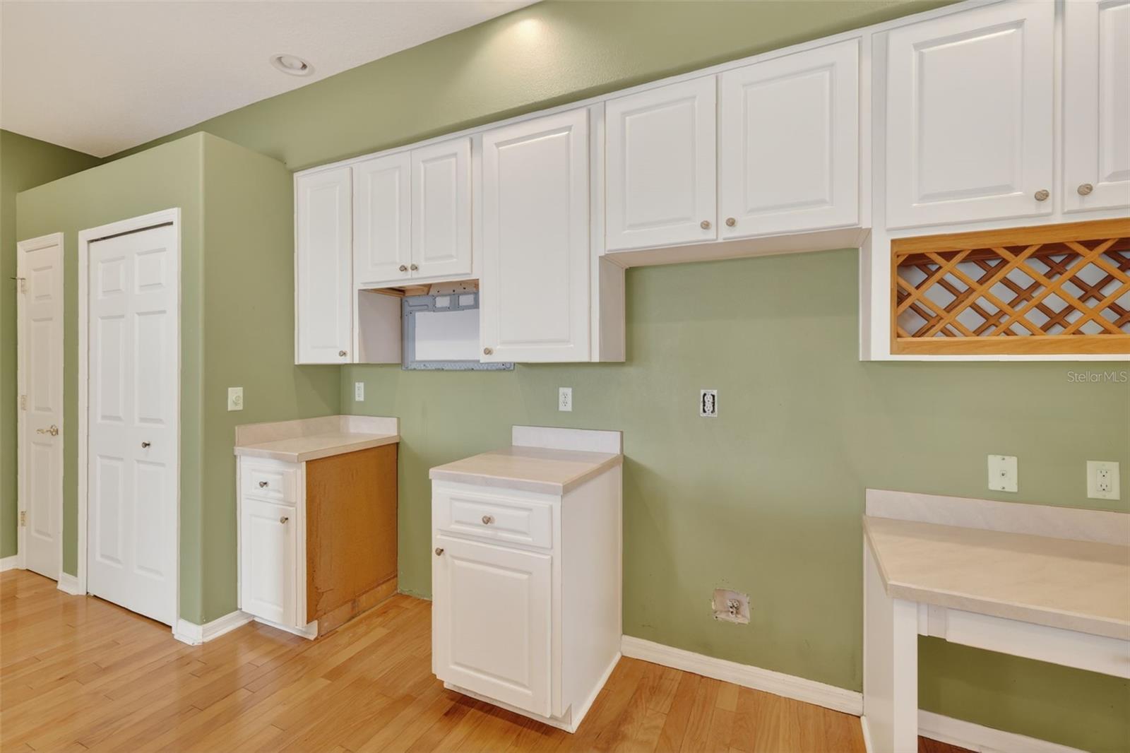 Image 17 of 41 For 5309 Cornwall Court