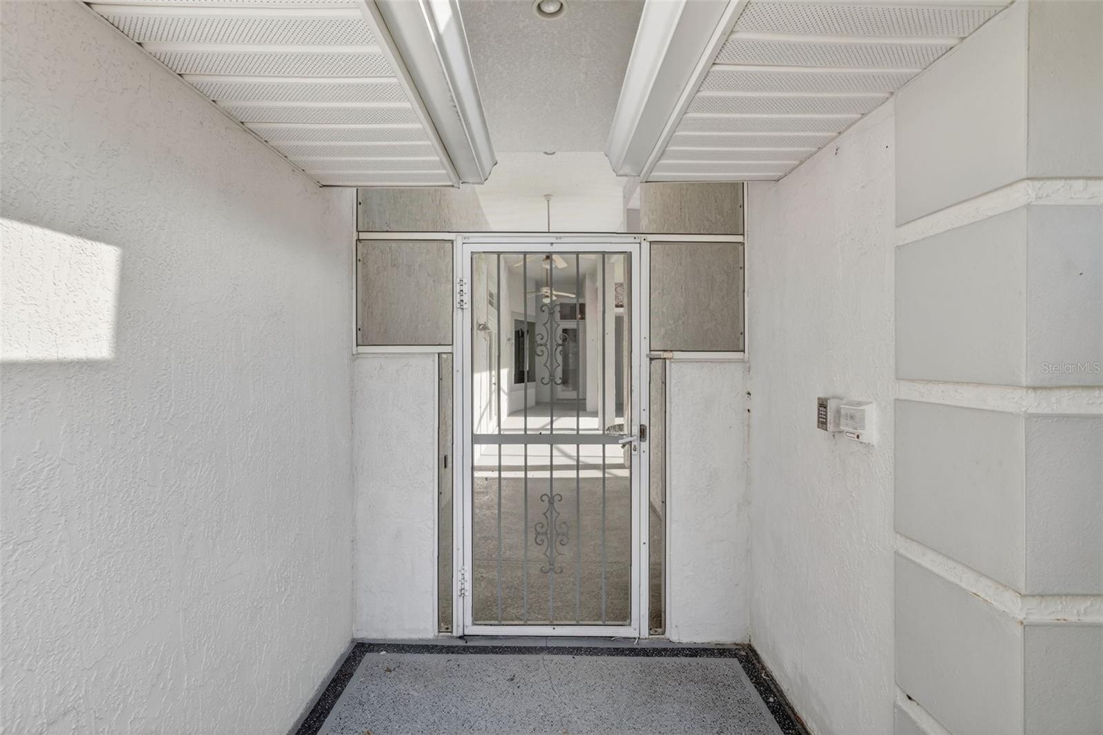 Image 4 of 41 For 5309 Cornwall Court