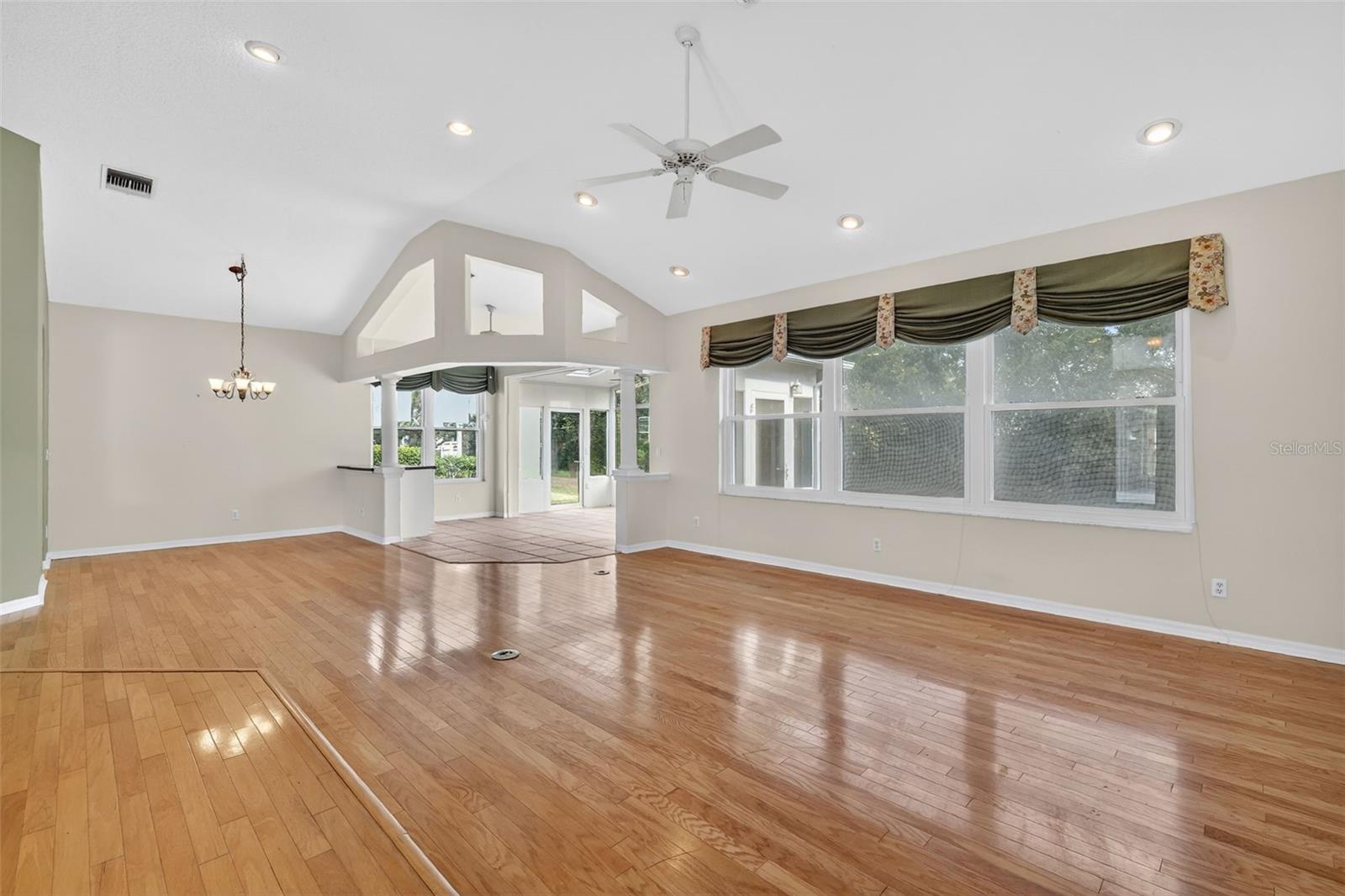 Image 7 of 41 For 5309 Cornwall Court