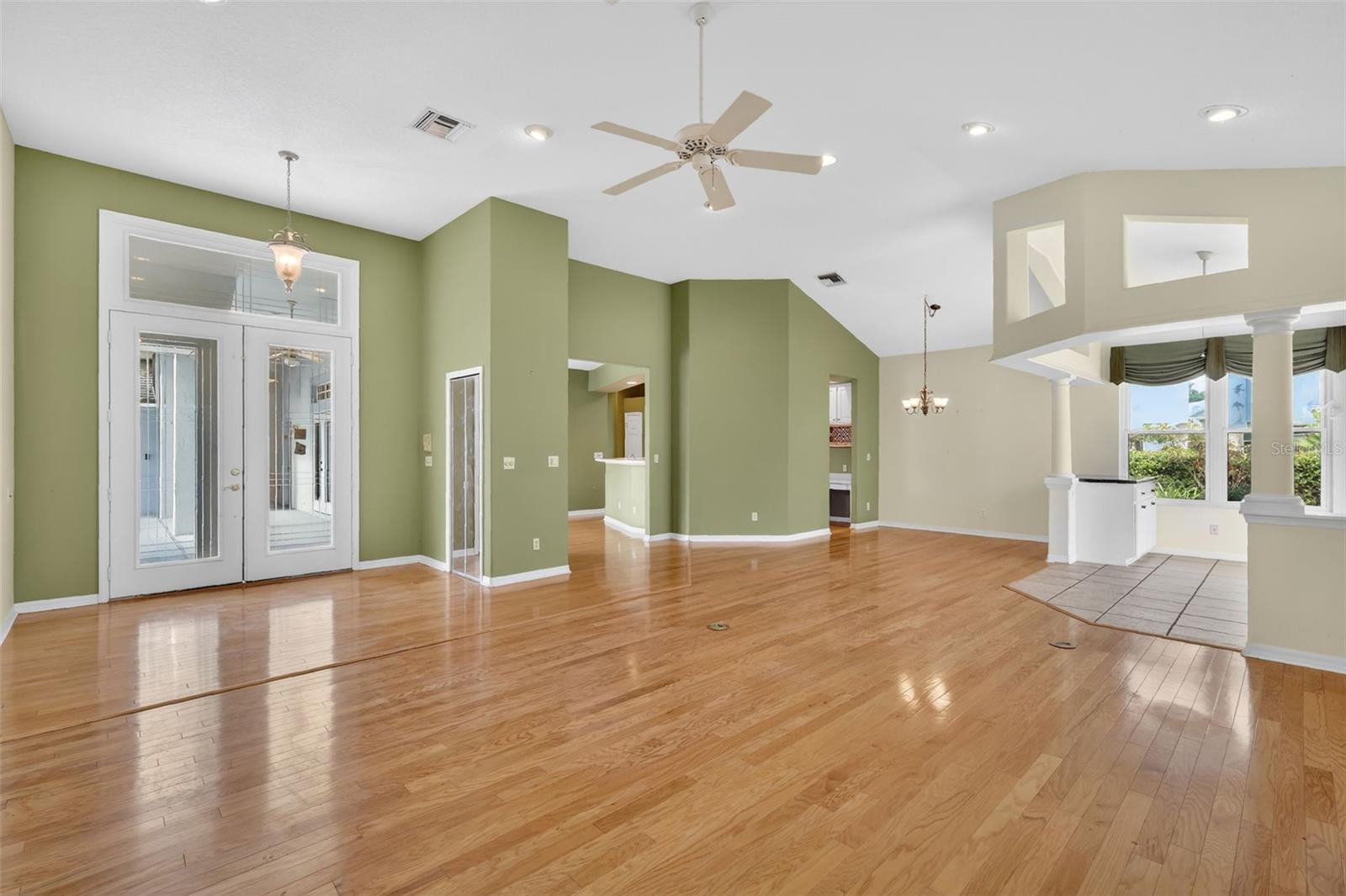 Image 8 of 41 For 5309 Cornwall Court