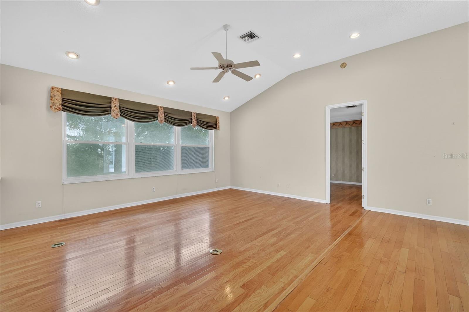 Image 9 of 41 For 5309 Cornwall Court