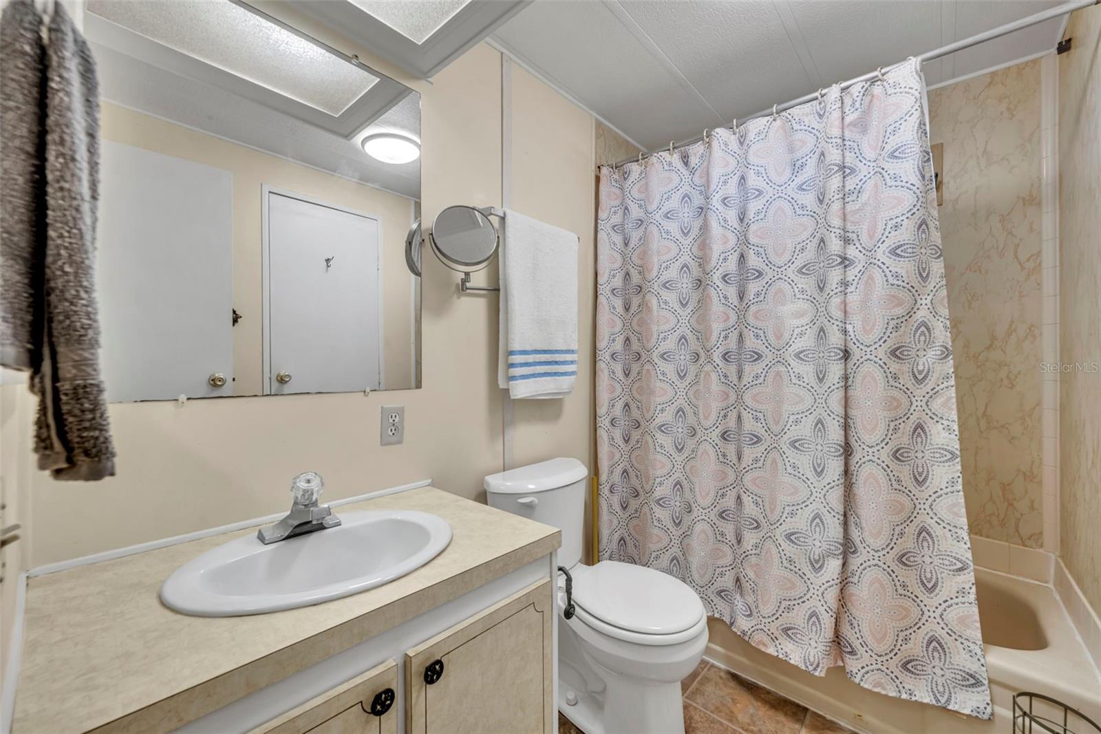 Image 17 of 46 For 278 Kelou Court